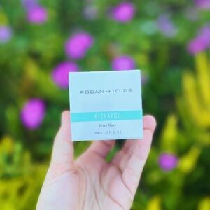 BNIB Rodan + Fields Recharge Detox Mask